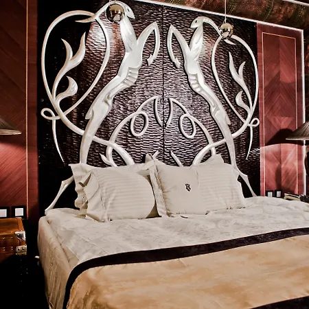 Royal Castle Design &
