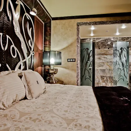 Royal Castle Design & 5* 埃勒尼特