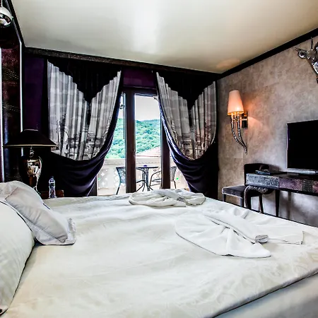 Royal Castle Design & 5* 埃勒尼特