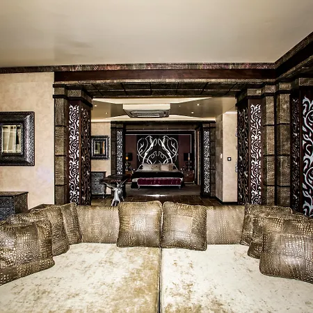 酒店 Royal Castle Design & 5*