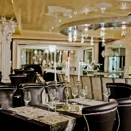 Royal Castle Design & 酒店