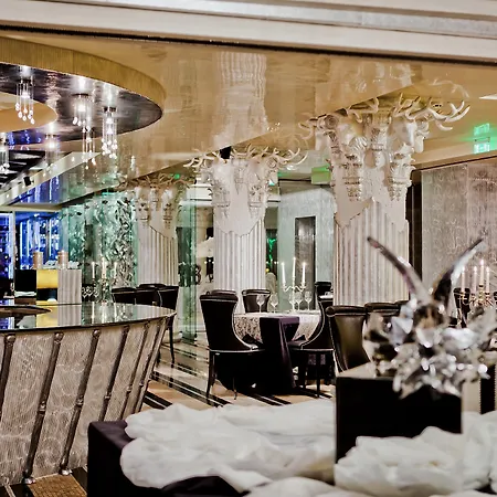 Royal Castle Design & 酒店 埃勒尼特